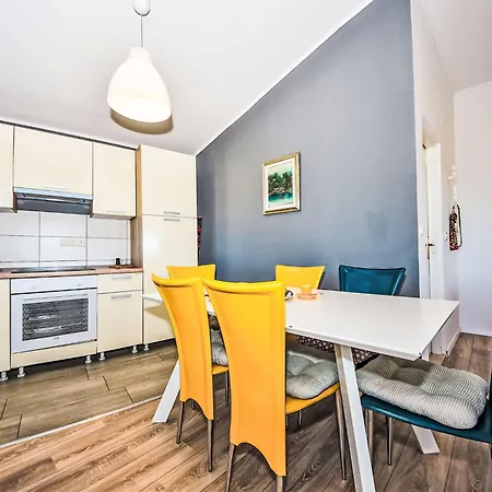 Apartment Marija-2 By Interhome דירה